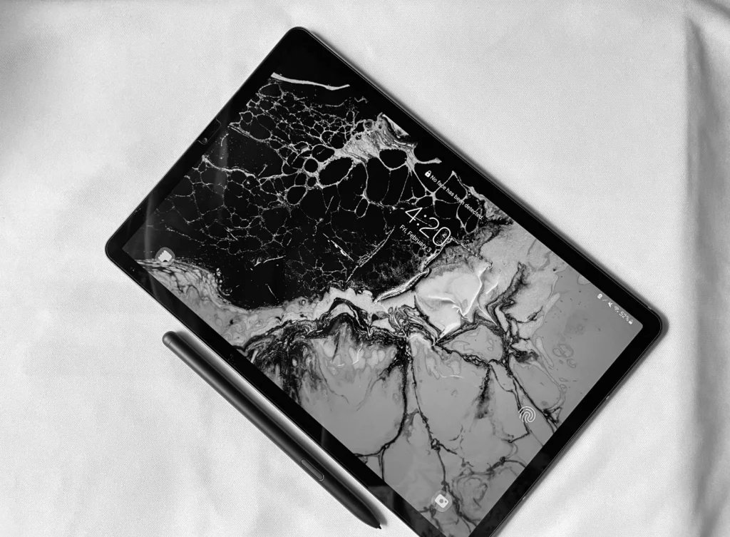 Tablet met gebarsten scherm - tablet reparatie Tilburg