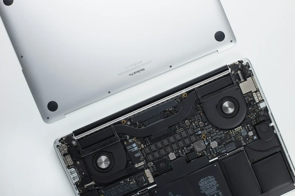 MacBook Pro internals - MacBook reparatie Tilburg